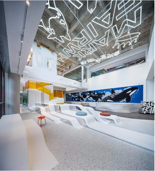 辦公室規(guī)劃成這樣 你還想在家辦公嗎？--馬克華菲上?？偛哭k公室